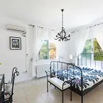 Pine Retreat Villa *