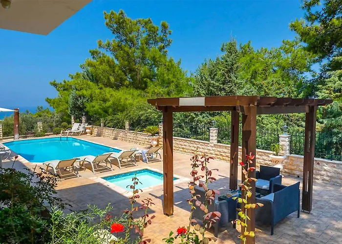 Pine Retreat * Argaka