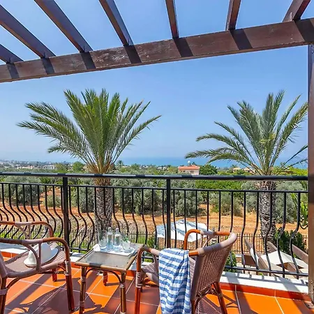 Pine Retreat Villa *