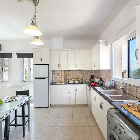 Pine Retreat * Argaka