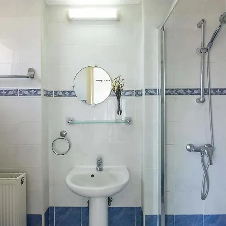 Pine Retreat Villa *