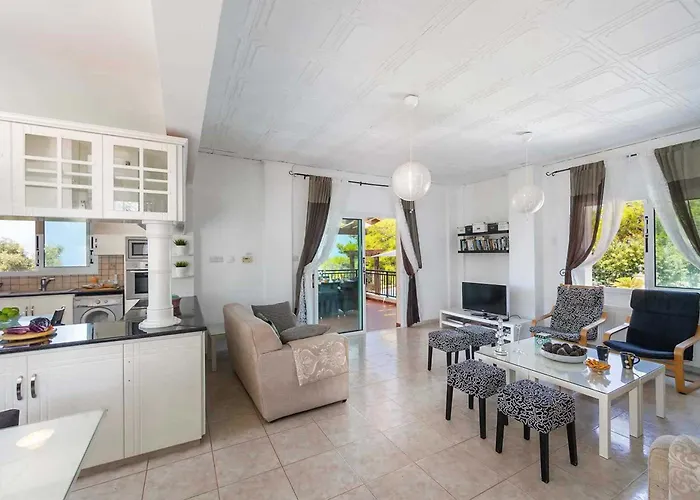 Pine Retreat ヴィラ アルガカ